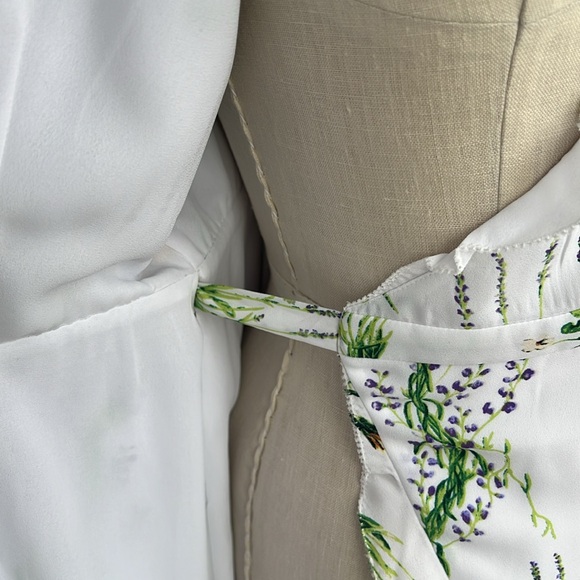 Floral Wrap Savoy Dress - Sunday Best Aritzia - Picture 7 of 7